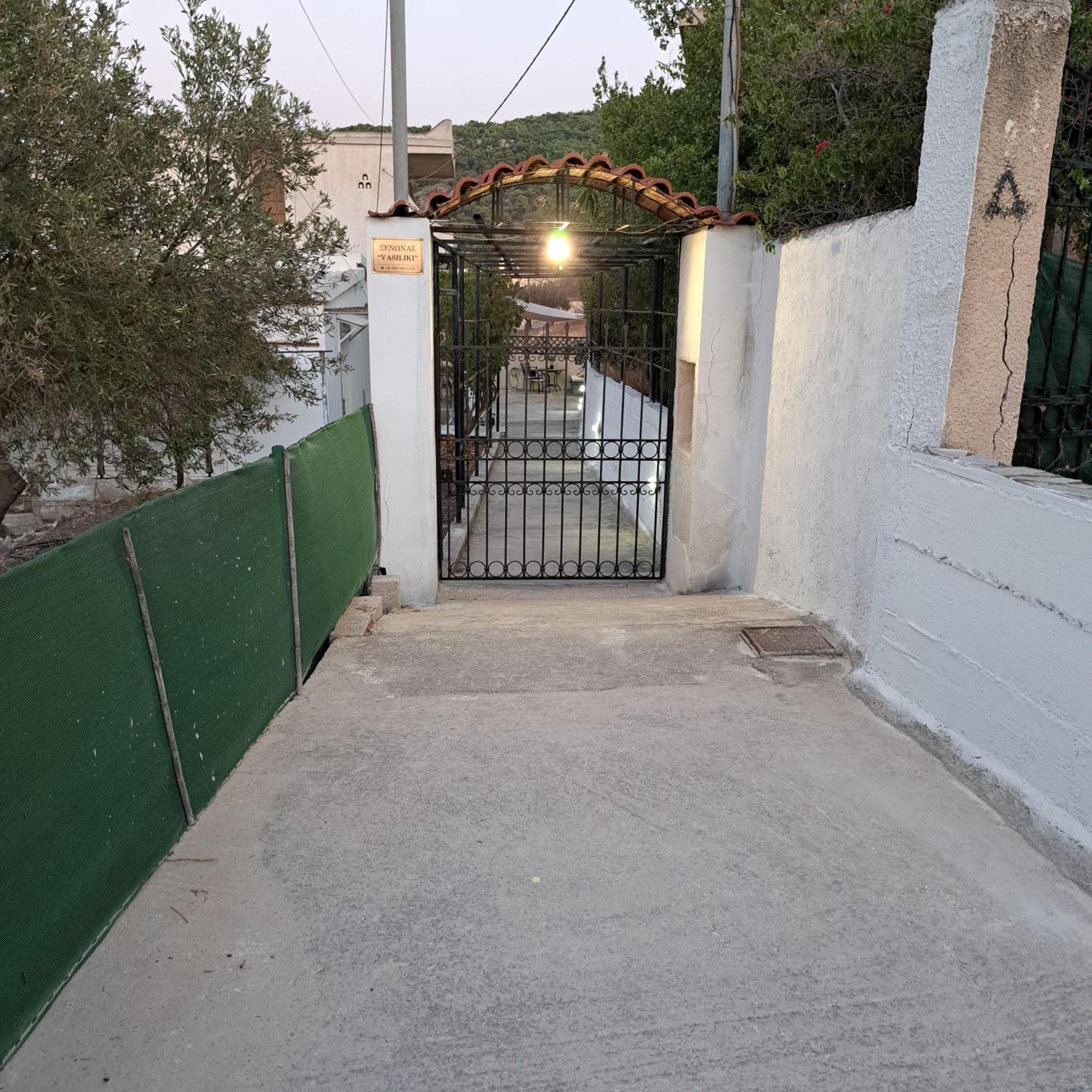 Ξενώνας Vasiliki Vathí 外观 照片